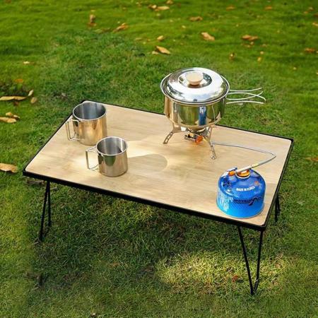 Klappbarer Eisengittertisch für den Außenbereich, Grill, Camping, selbstfahrender Picknicktisch, Abtropfgestell mit Bambusbrett 