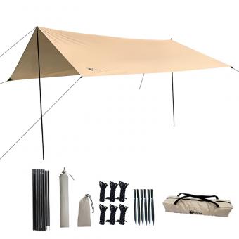 Sonnenschutzplane für den Außenbereich beim Camping