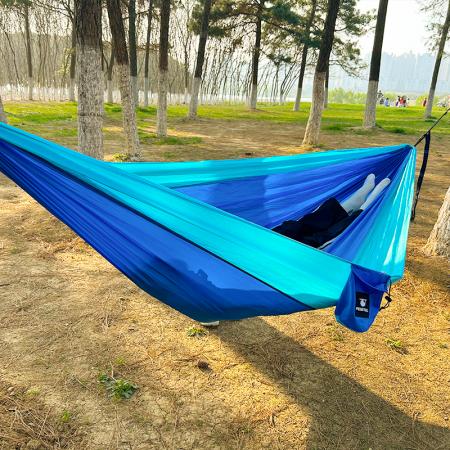 Hochwertige, strapazierfähige und rollfeste Hängematte aus Fallschirmstoff aus Nylon für Camping und Wandern, Tragkraft 200 kg