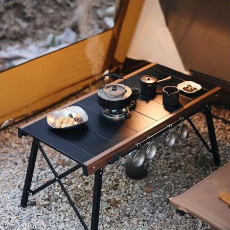 Klappbarer IGT-Campingtisch, moderner, leichter, tragbarer Outdoor-Aluminiumtisch mit Tragetasche 